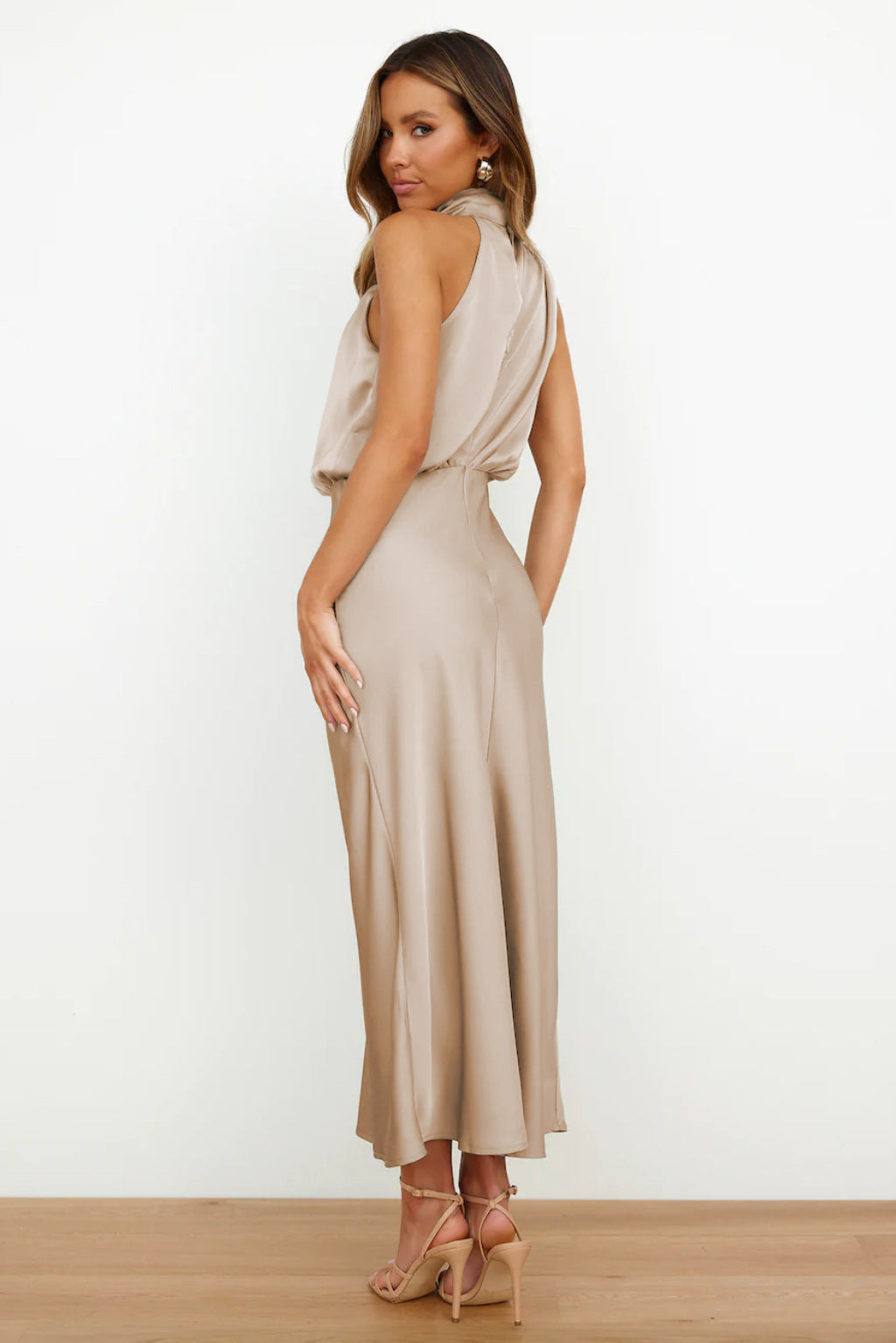 Valeria - Long Satin Dress with Neckline